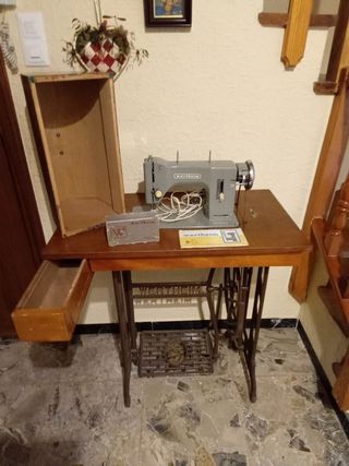 Máquina coser Wertheim antigua