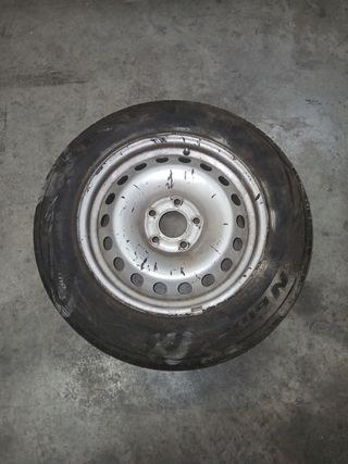 Rueda 195/55 R15 91H usada