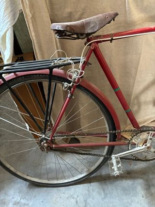 3 Bicicletas antiguas rojas