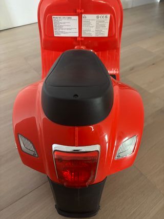 Vespa 6v roja - Moto infantil