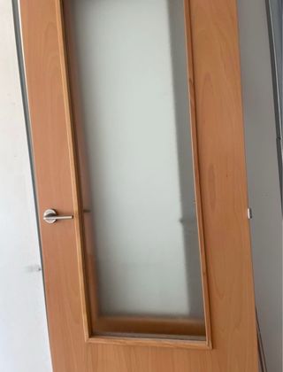 Puerta interior madera cristal