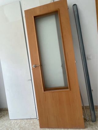Puerta interior madera cristal