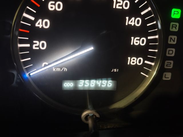 Toyota Land Cruiser 100.. Full Euip..!!