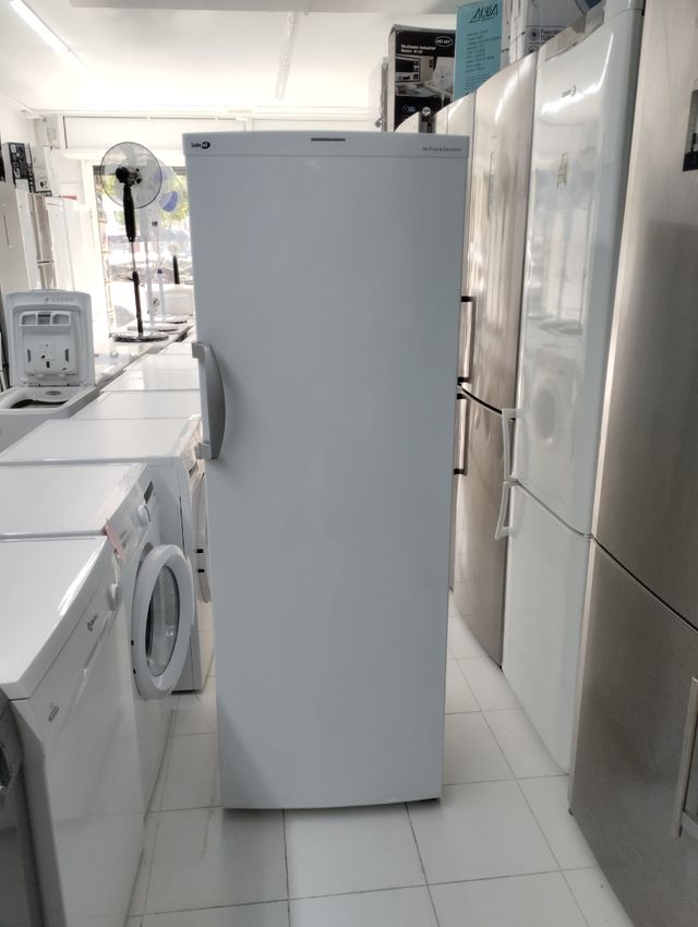 Congelador Saivod vertical A+