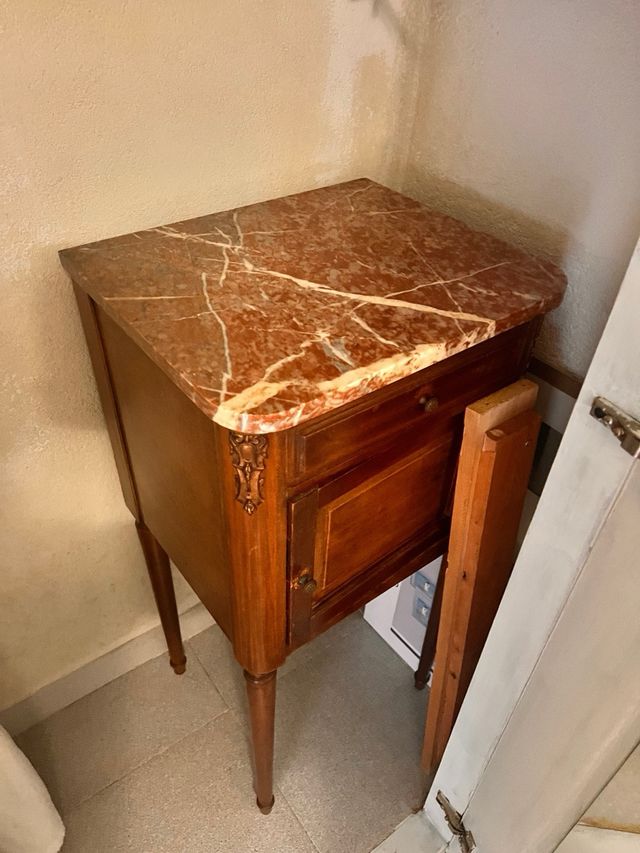 Mesitas noche antiguas estilo francés