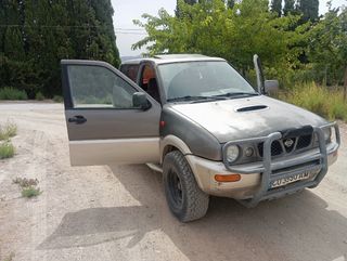 Nissan Terrano II 1996
