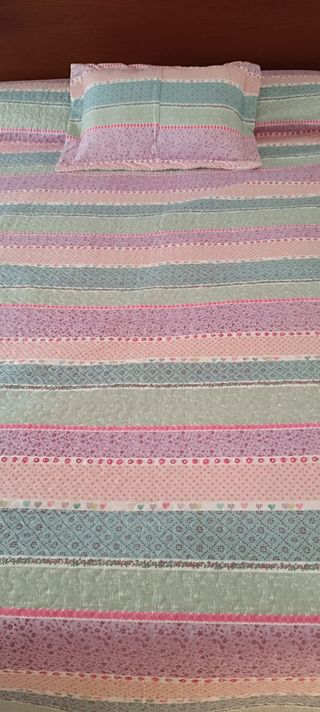 Colcha reversible fantasía + funda cojín