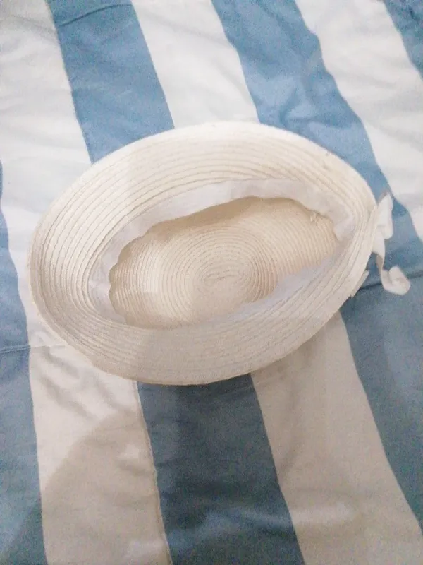 Cappellino estivo bianco