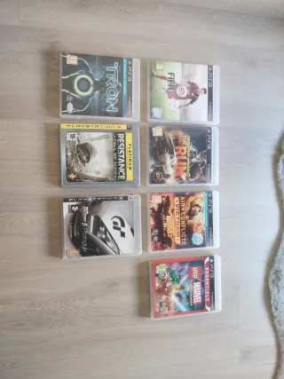 PS3 Super Slim 450GB + 2 mandos + 2 juegos