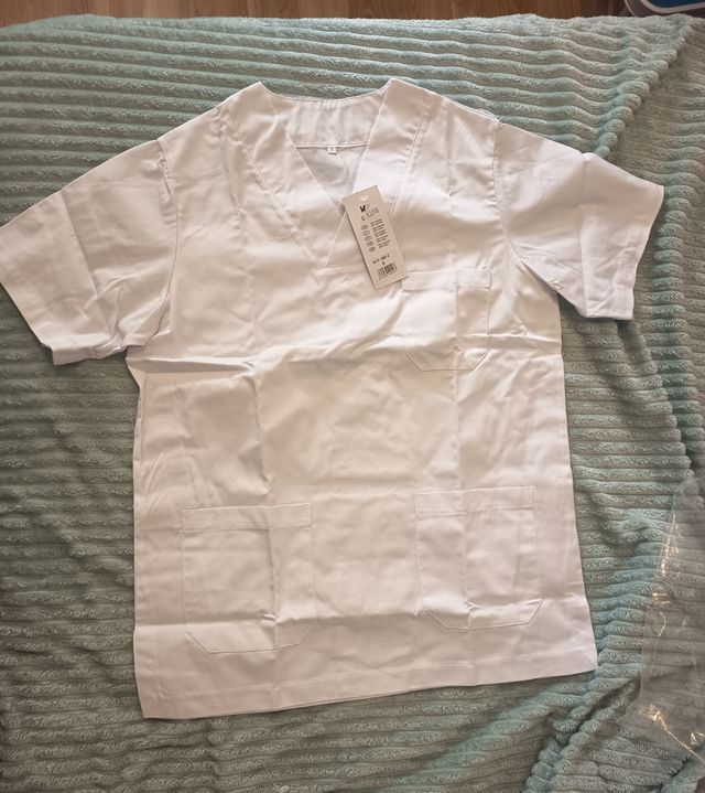 Camiseta blanca sanitaria nueva. Talla S