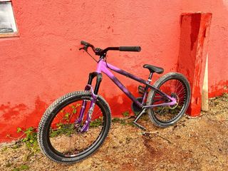 Bicicleta Dirt Jump DMR 24, cambio por bmx 21