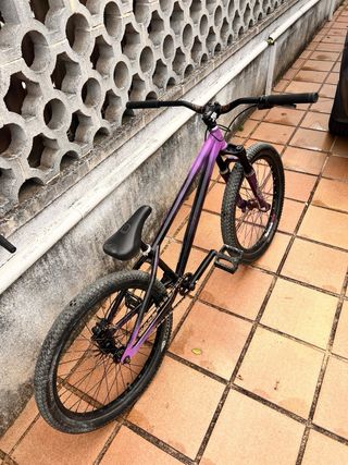 Bicicleta Dirt Jump DMR 24, cambio por bmx 21