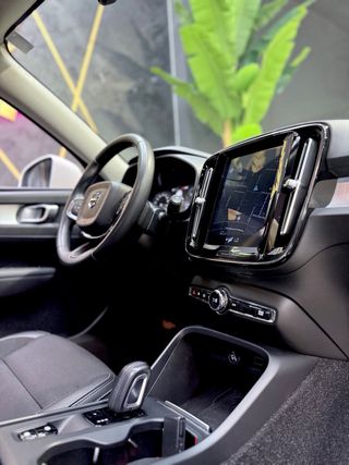 VOLVO XC40 ( MOMENTUM ) 190CV