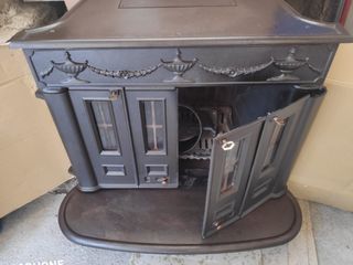 Estufa Hergom antigua de metal para leña