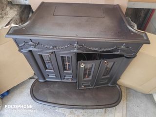 Estufa Hergom antigua de metal para leña