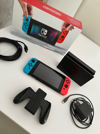 Nintendo Switch - Azul y Rojo