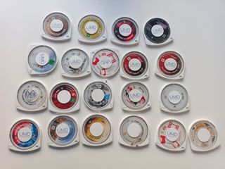 lote 1  20 juegos PSP UMD - Sony