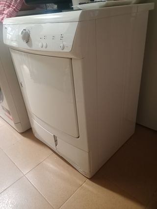 Secadora Zanussi ZTK125 