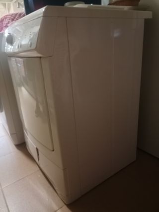 Secadora Zanussi ZTK125