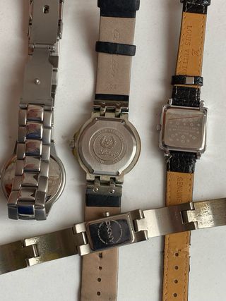 4 Relojes: DKNY, Laban, LV, Roots