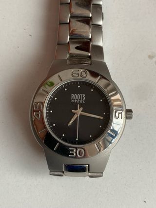 4 Relojes: DKNY, Laban, LV, Roots