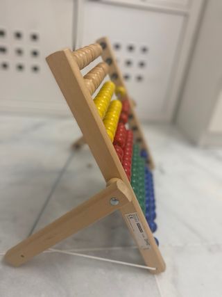 Carrito andador madera infantil y ábacos de Ikea