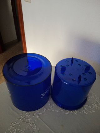 Cubitera Ballantine's Azul ➕ otra sín tapa.