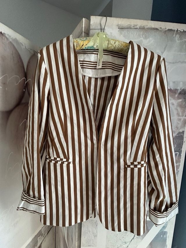Blazer Souvenir rayas marrón blanco M