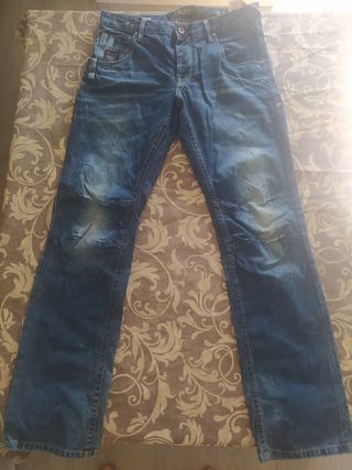 Vaqueros,varias marcas.
Jack&Jones y otras.