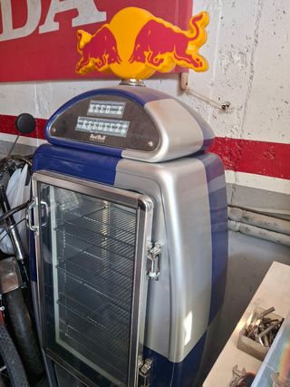 NEVERA RED BULL (SURTIDOR GASOLINA)