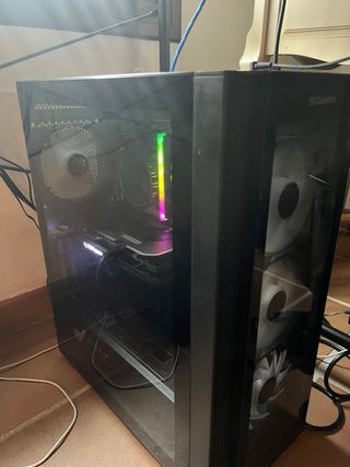 PC Gaming Personalizado con un año de uso muy leve