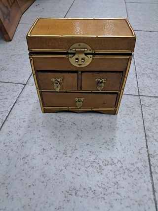 Joyero antiguo de madera
