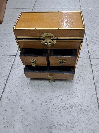 Joyero antiguo de madera