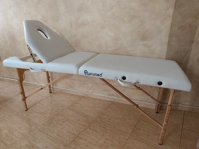 Tapicero de chase long y sillas