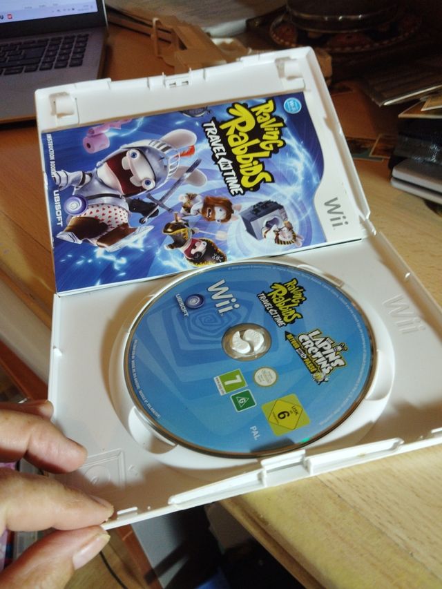 Wii - Raving Rabbids Travel in Time