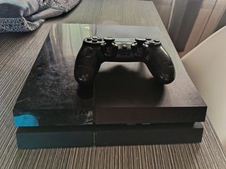 PS4 (PlayStation 4)500 negra y 1 mando. 