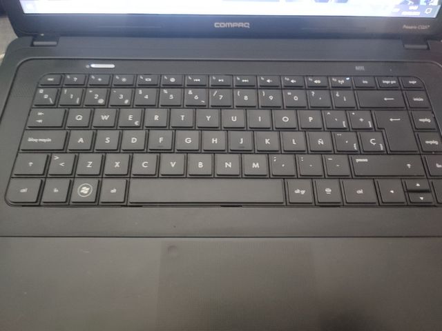 Portátil Compaq Presario CQ57