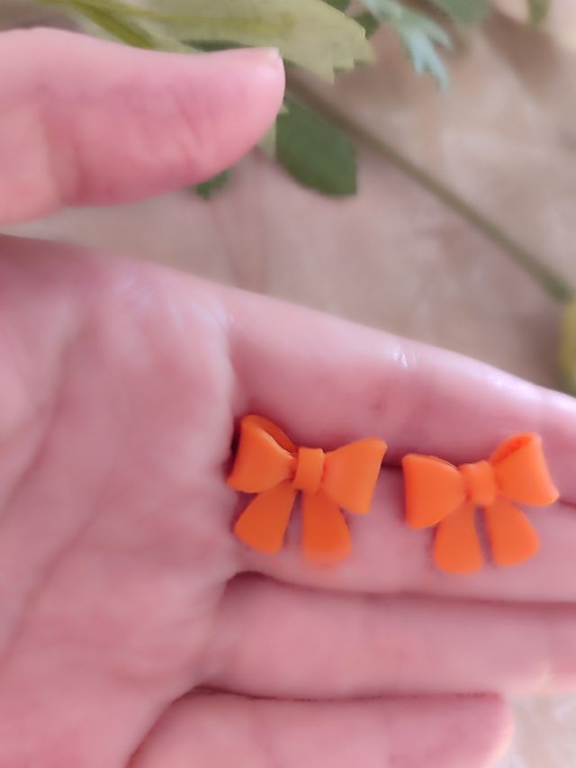 Pendientes lazo naranja