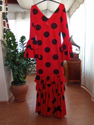 Vestido rojo lunares negros