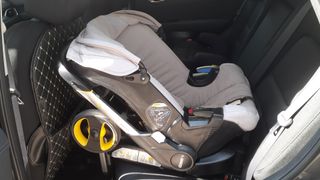 Doona+: silla de auto convertible en cochecito