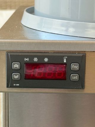 Expendedora Ugolini - Bebidas Frias