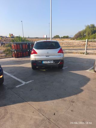 Peugeot 3008 2011