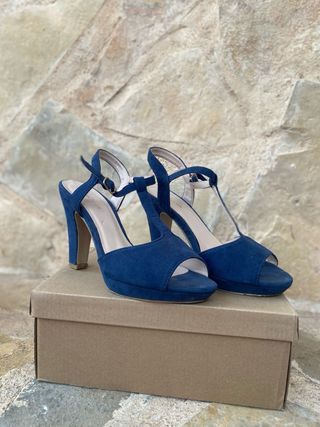 Zapatos tacón azul marino