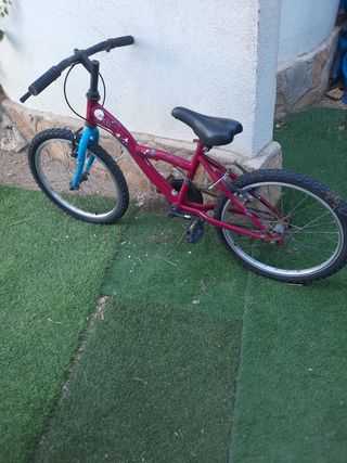 Bicicleta niña 20" roja