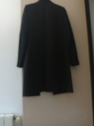 Abrigo Zara negro y gris