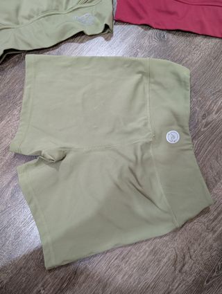 Conjunto deportivo Fitplanet - Verde oliva y Rojo