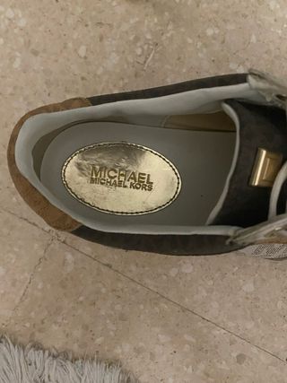 Zapatillas Michael Kors blancas y marrón