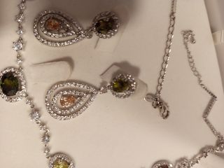 Gargantilla y pendientes multicolor plata