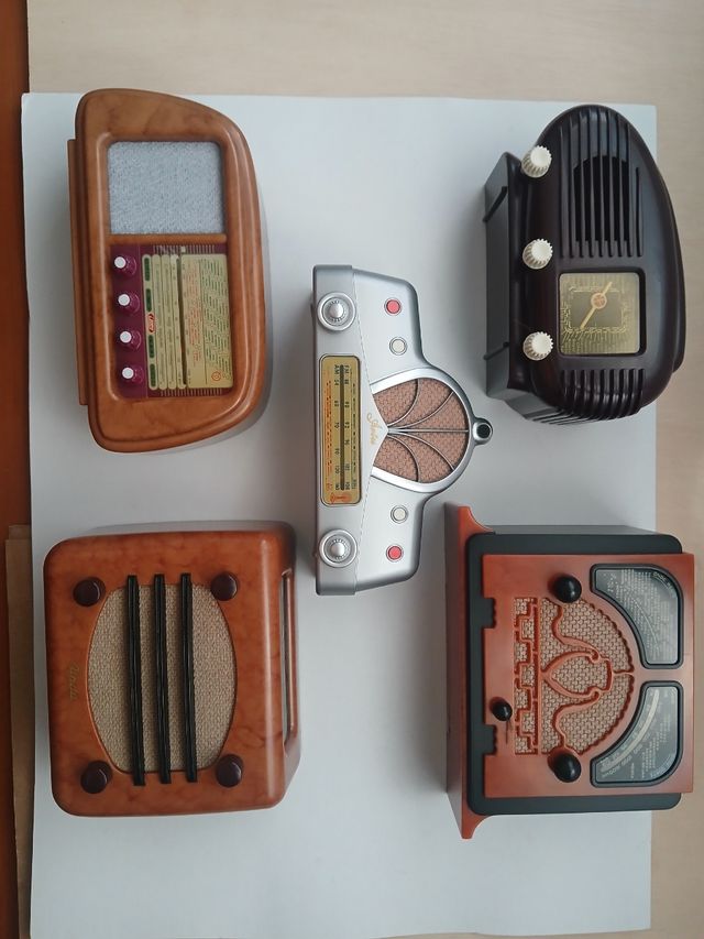 5 Radios Retro Miniatura - funcionan a pilas 3