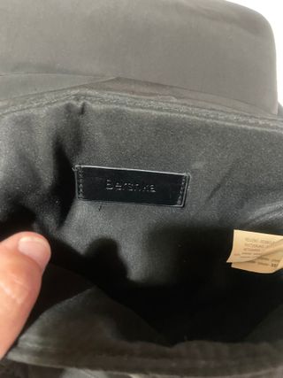 Bolso negro acolchado Bershka